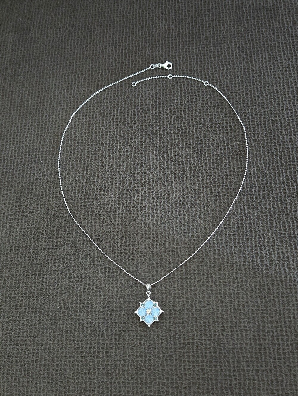 bleu💙 sage Swarovski Flower🏵 Pendant Necklace - NWT - Picture 2 of 16